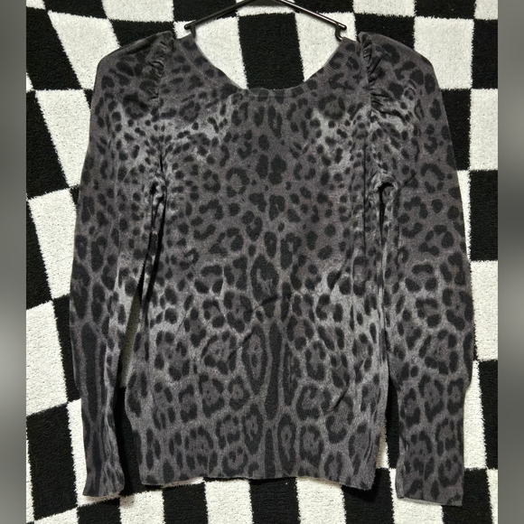 ANA snow leopard animal promt puffy sleeve sweater Petite small - Picture 1 of 3